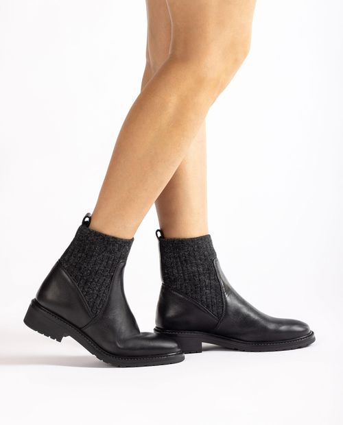 UNISA Leather ankle boots with stretch fabric quarter top line. ELLEN_F22_LIV Bronce 2