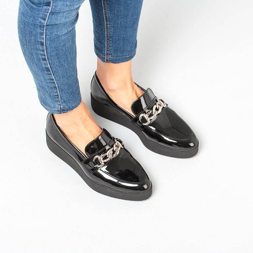 Loafer Caches Patent black woman winter