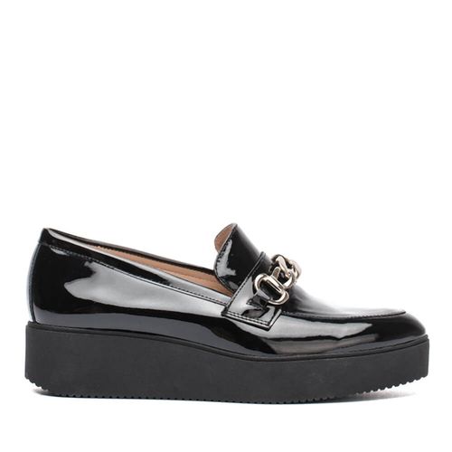 Loafer Caches Patent black woman winter