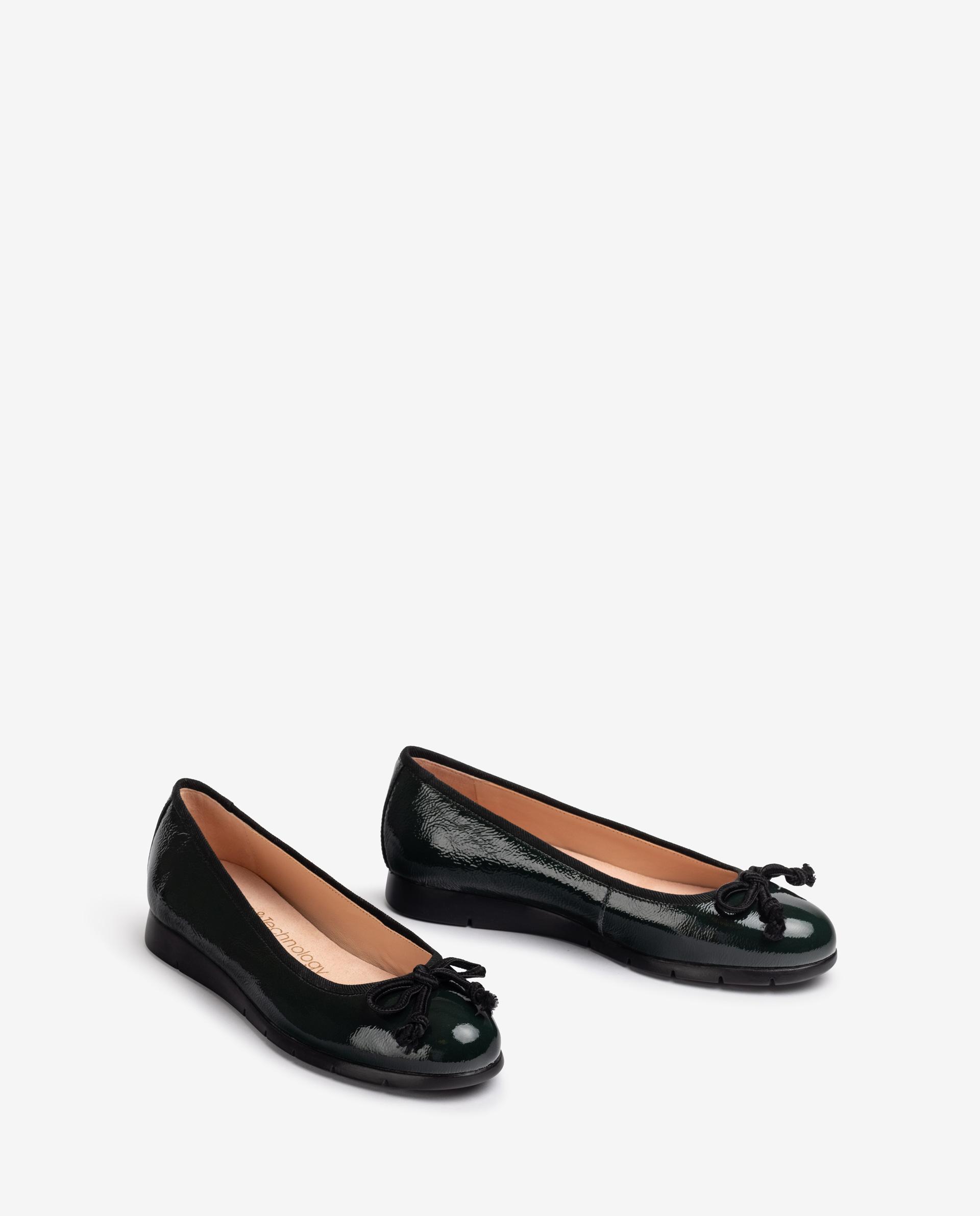 UNISA Patent leather ballerinas  with chain ALCOT_F21_PCR 2