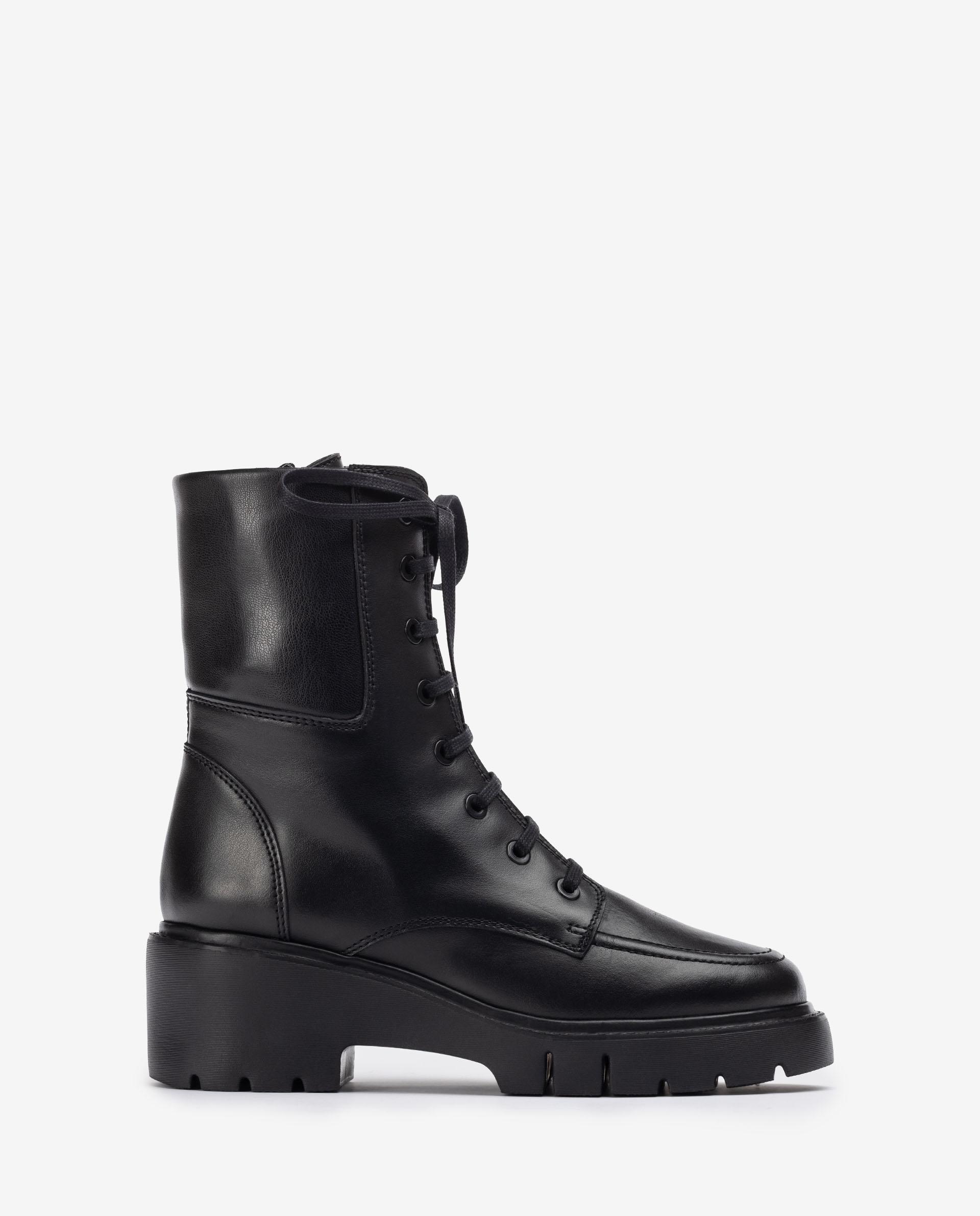 Ankle boot with a track sole and laces JEFIS_NF | Unisa®