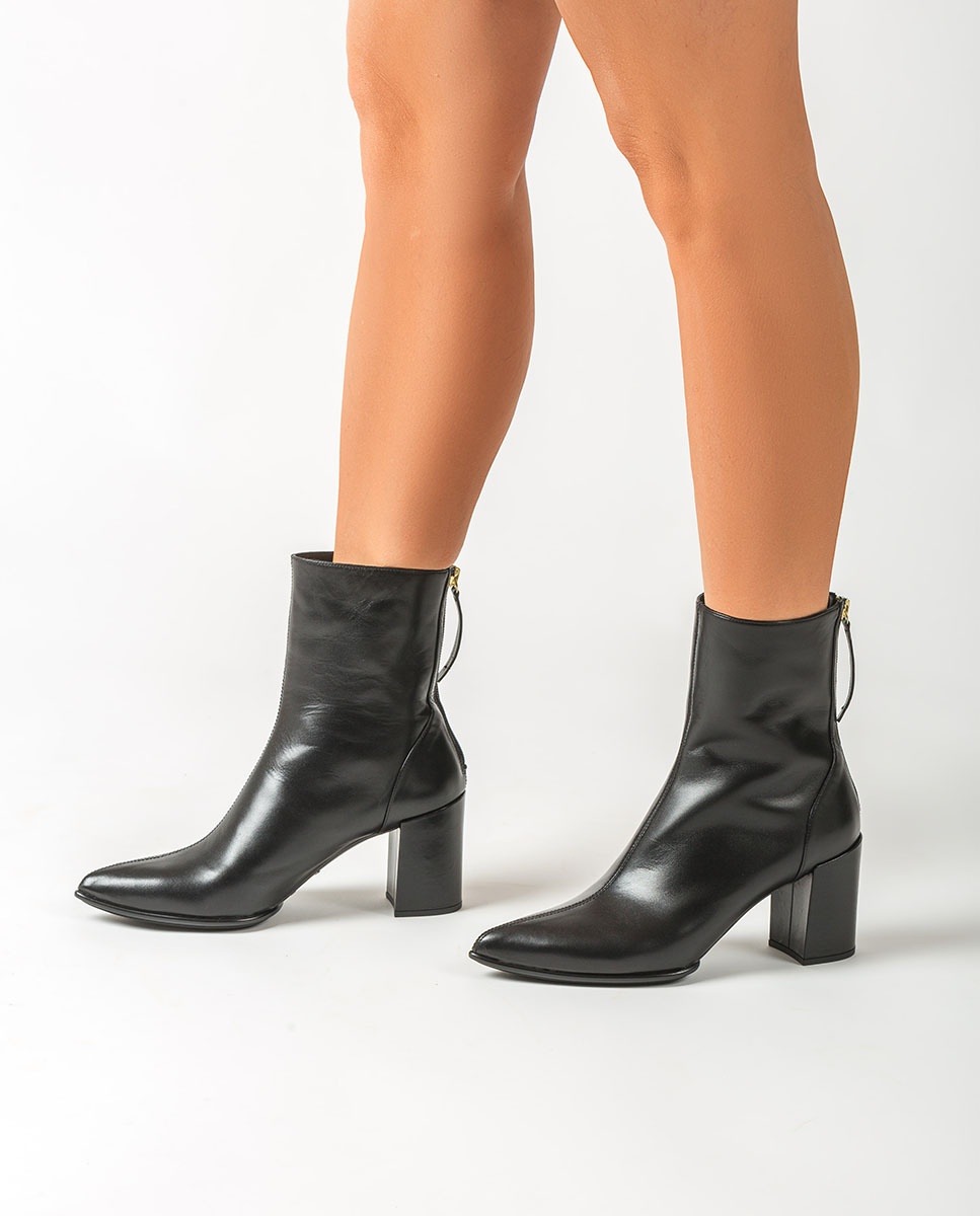 unisa black leather ankle boots