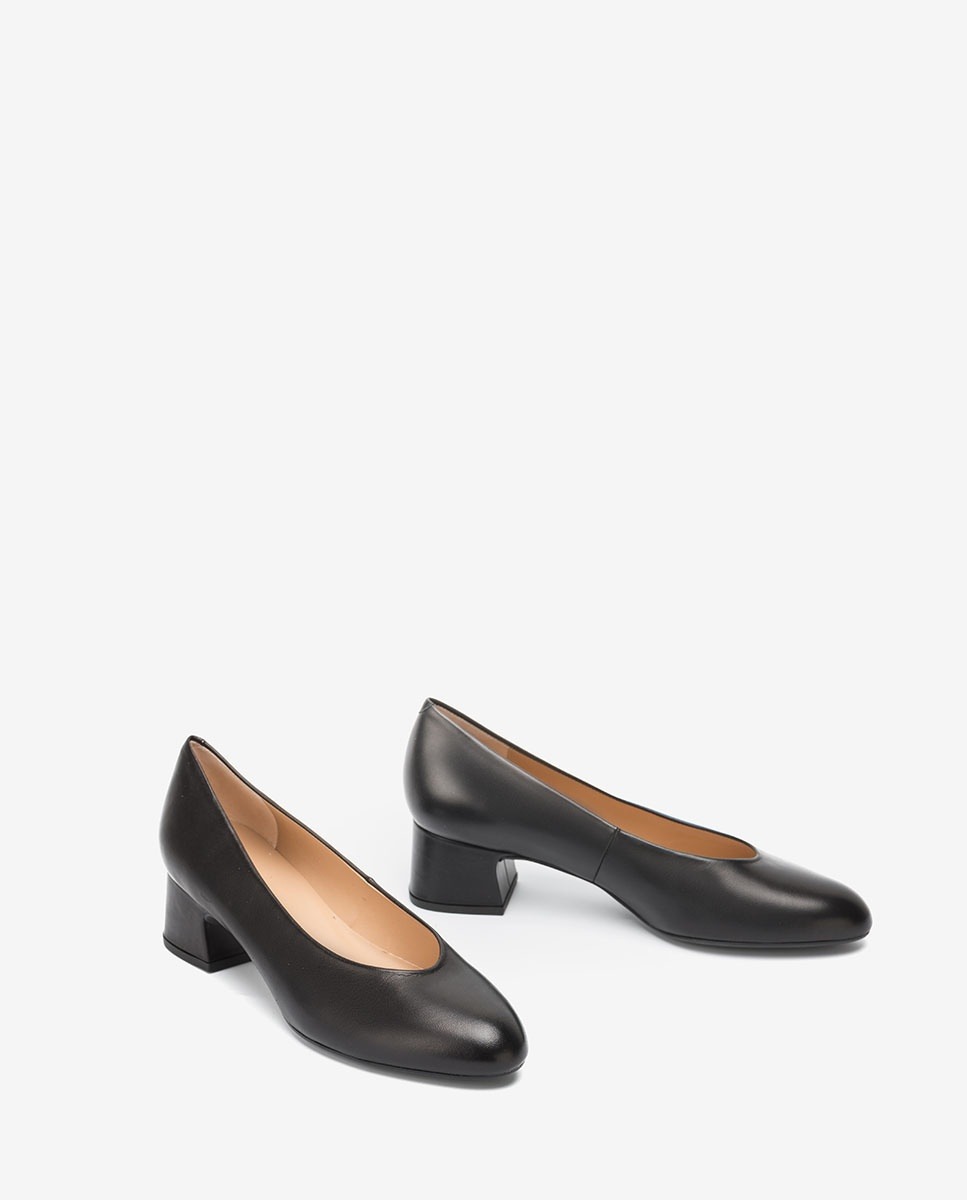 black pumps short heel